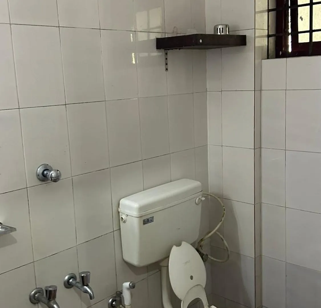 Hotel Sreelakam Residency Guruvāyūr India